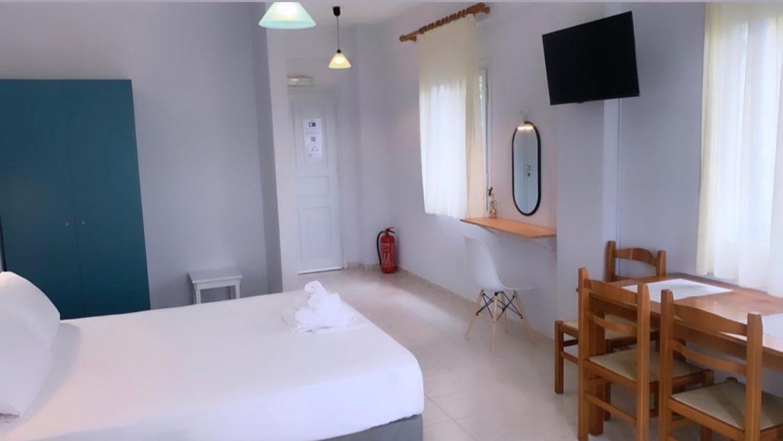 Ilias Apartments Финикунда Екстериор снимка