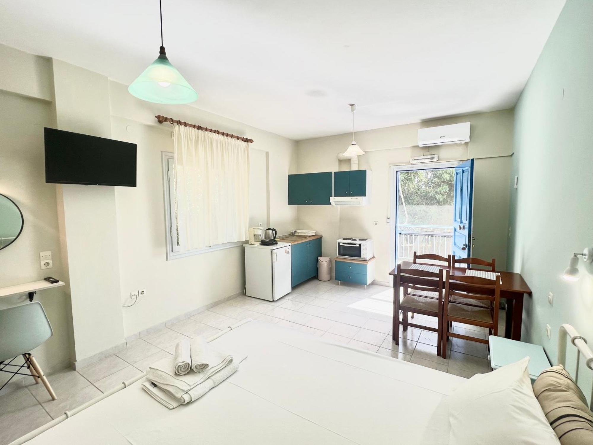 Ilias Apartments Финикунда Екстериор снимка
